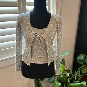 White Fawn Floral Tank w/ long sleeve shrug